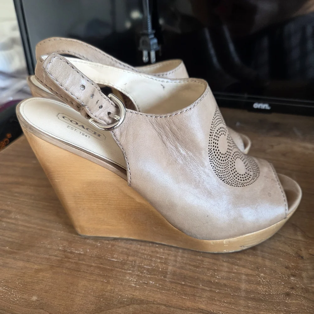 Coach Tan Wedge‎ Sandals